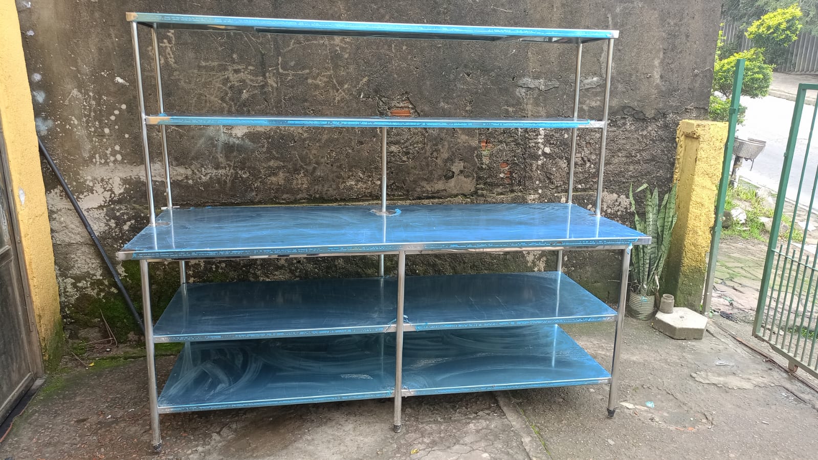 Estante em inox com prateleiras duplas para cozinha industrial
